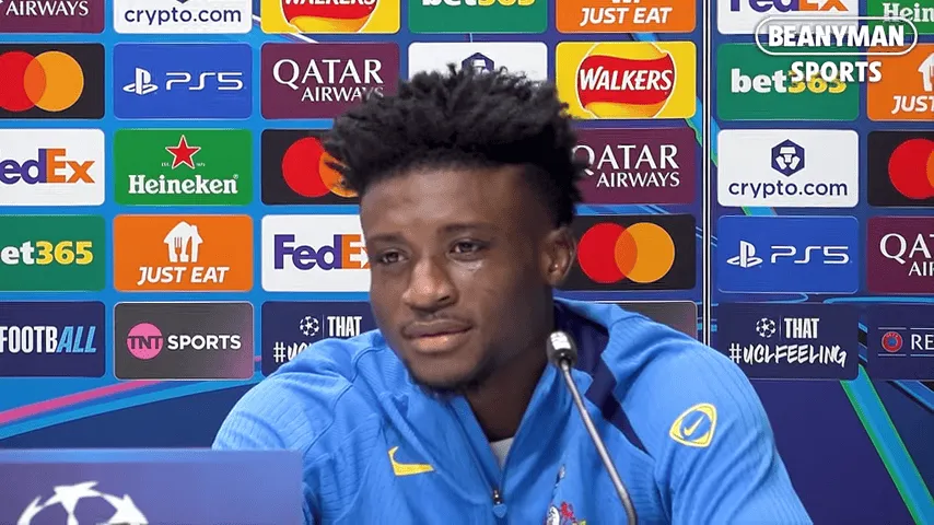 九游棋牌AI对战 | 智能练习模式