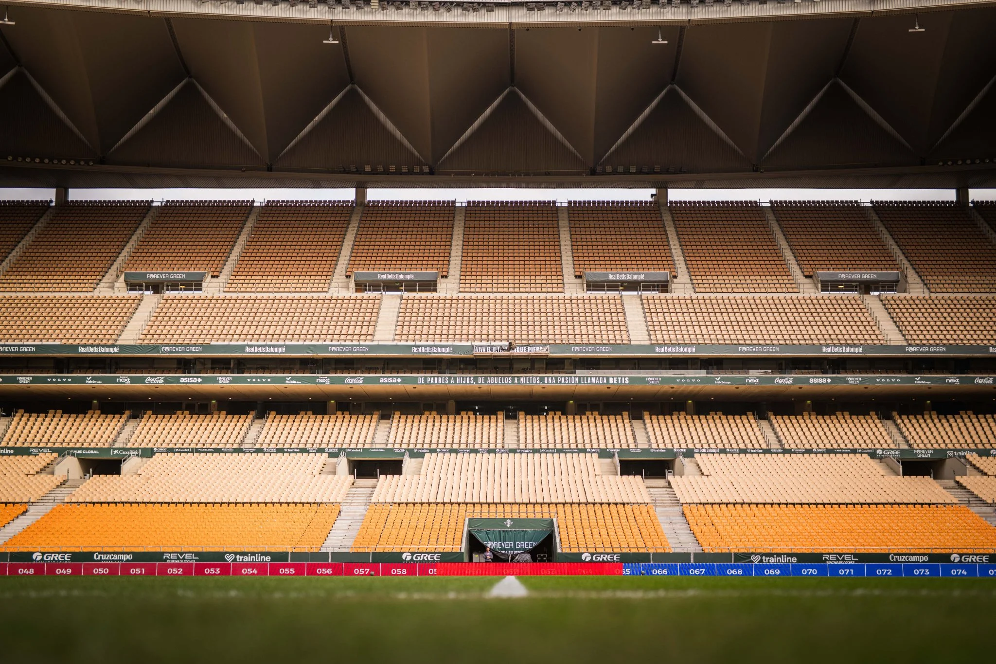 德州扑克翻牌后如何行动？九游策略分析